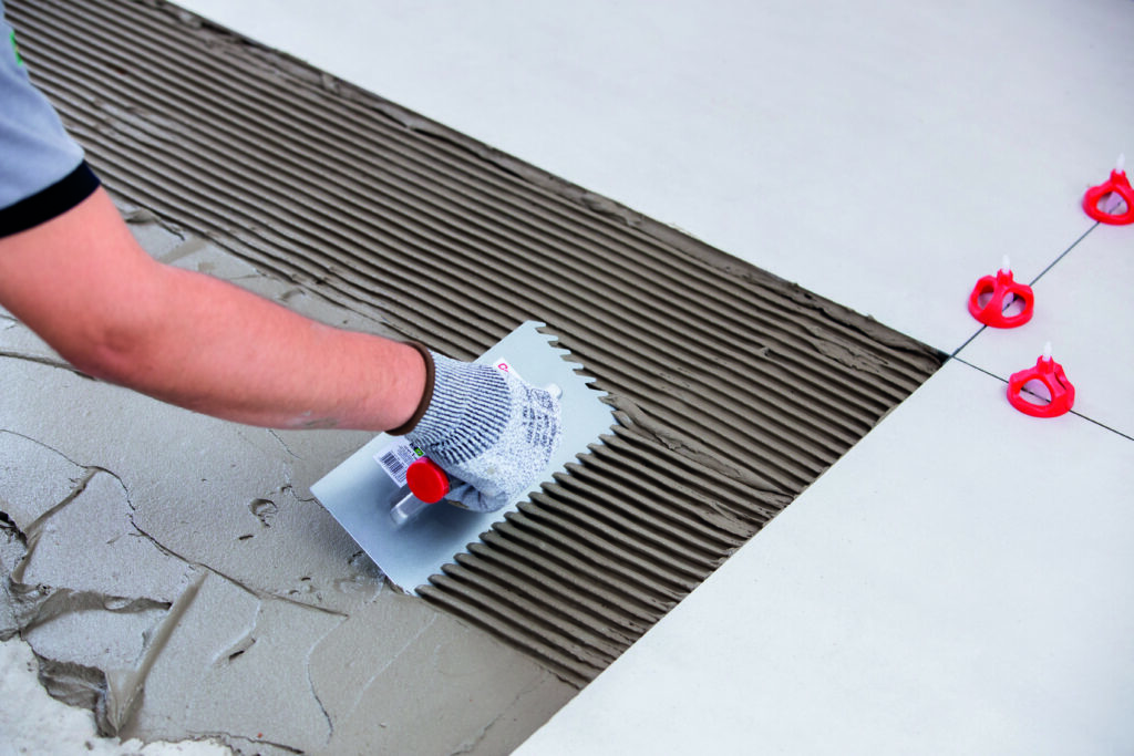 62636 - Desempenadeira dente inclinado - Ambientada 05