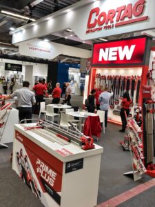presentación cortadora Prime plus Cortag en Cersaie 2026