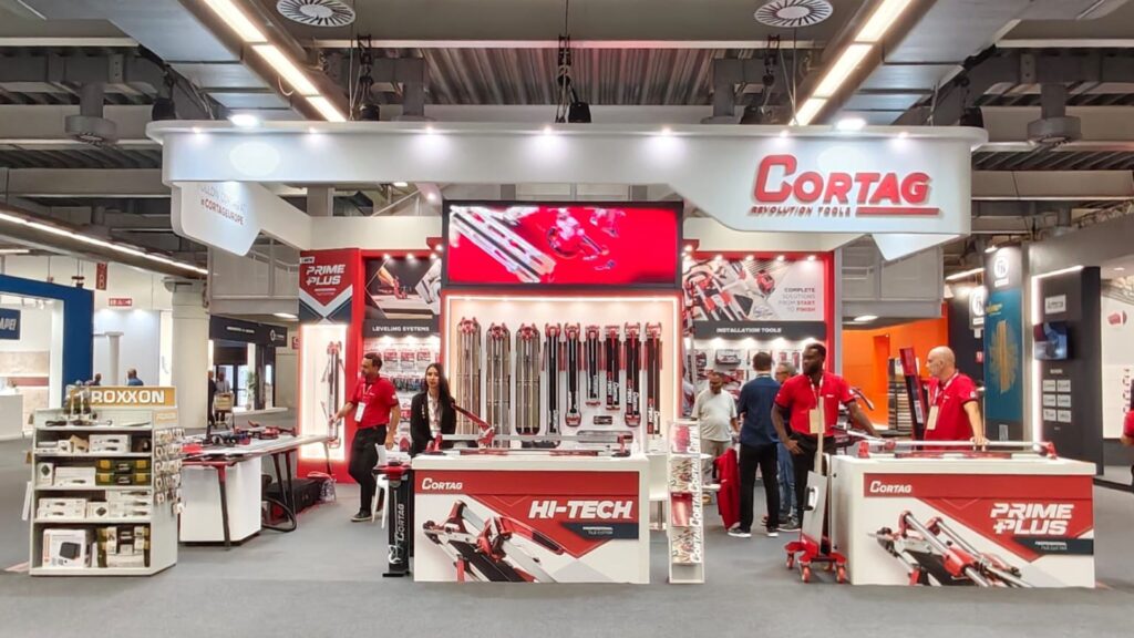 Stand de Cortag en CERSAIE 2026